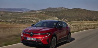 Nouvelle Renault MEGANE E-TECH Electric - Version Techno - Rouge Flamme - Essais presse