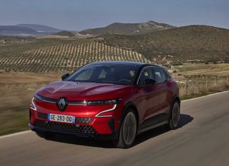 Nouvelle Renault MEGANE E-TECH Electric - Version Techno - Rouge Flamme - Essais presse