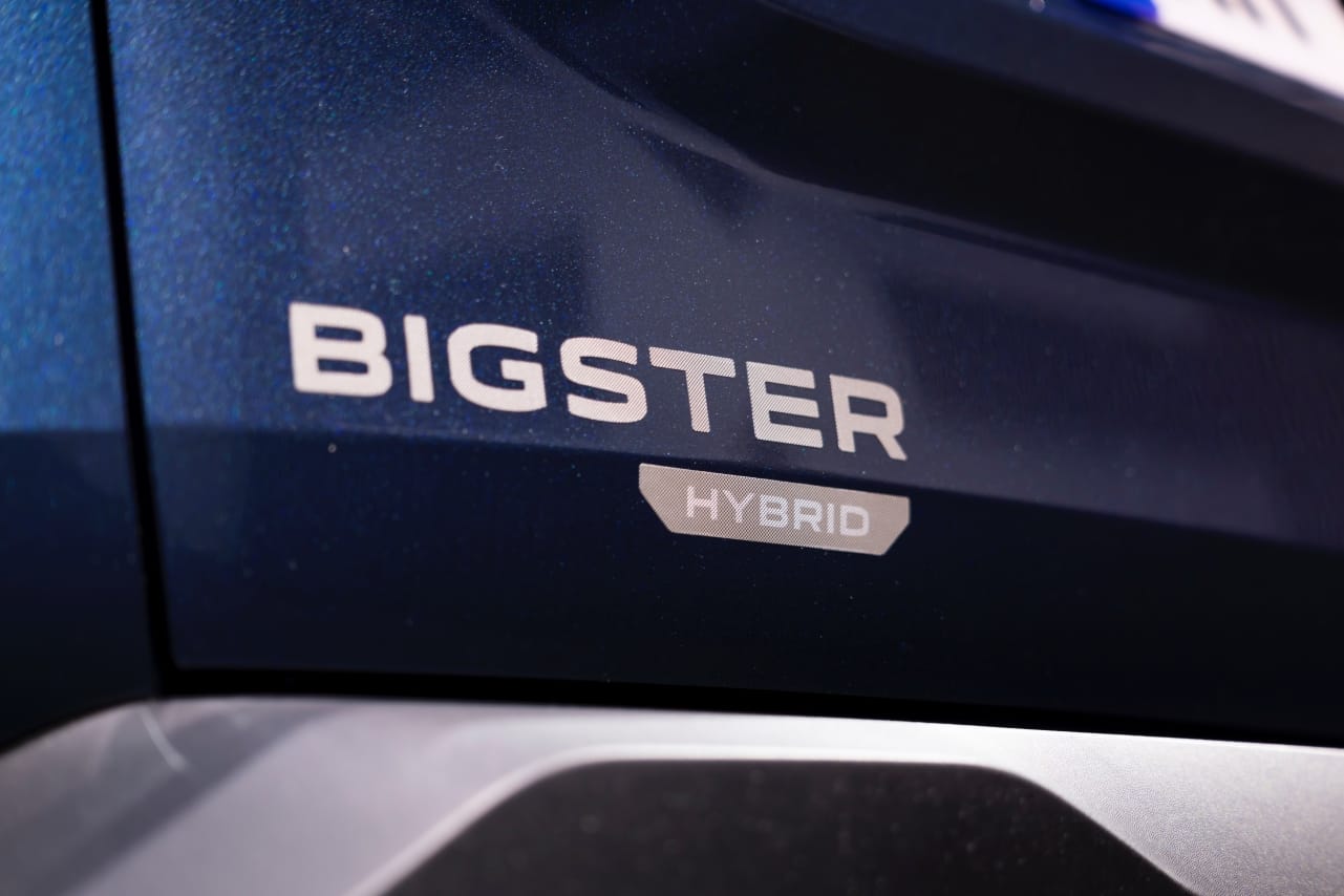 Nouveau Dacia Bigster HYBRID 155 Journey Bleu Indigo